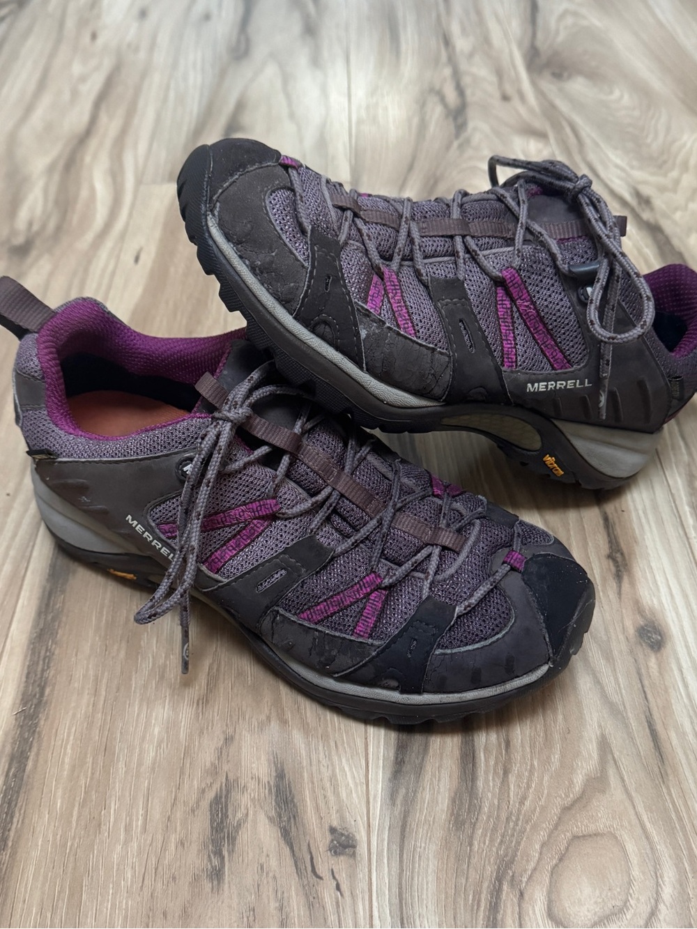 Merrell Women’s Siren Sport Hiking Shoe Raspberry Mocha Vibram Soles GTX 8.5 US